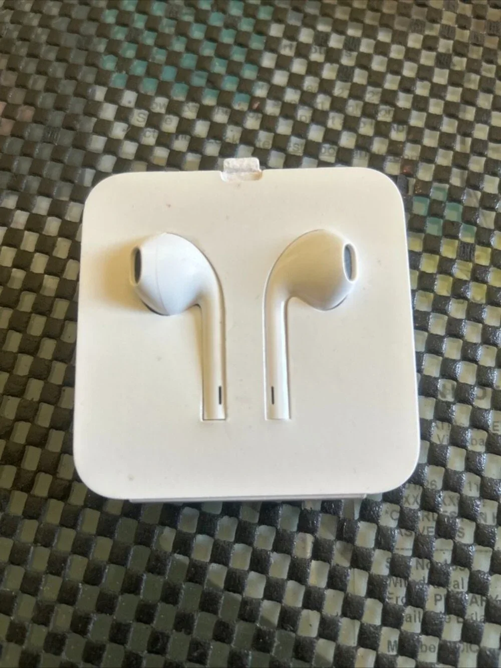 NIB! Apple EarPods with Lightning Connector In-Ear Only Headsets - White